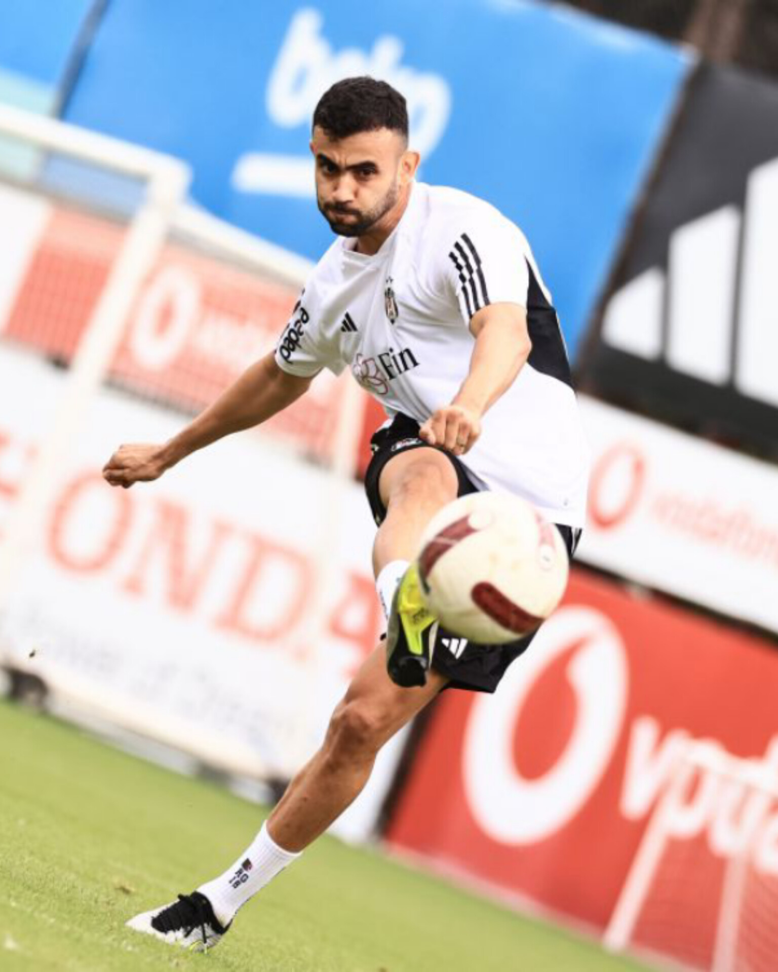 GHEZZAL İLK 11’E DÖNÜYOR…