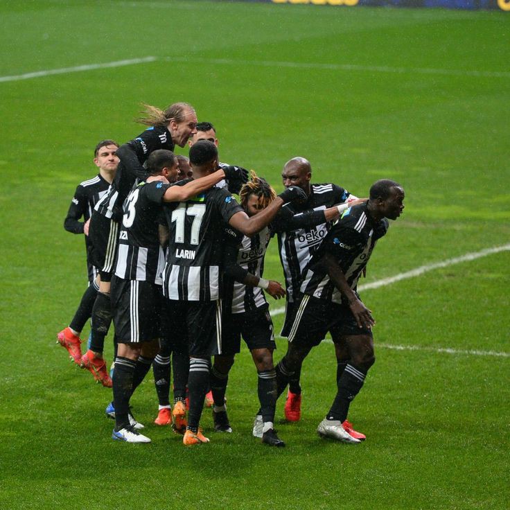 BEŞİKTAŞ ESKİ GÜNLERİNİ MUMLA ARIYOR…